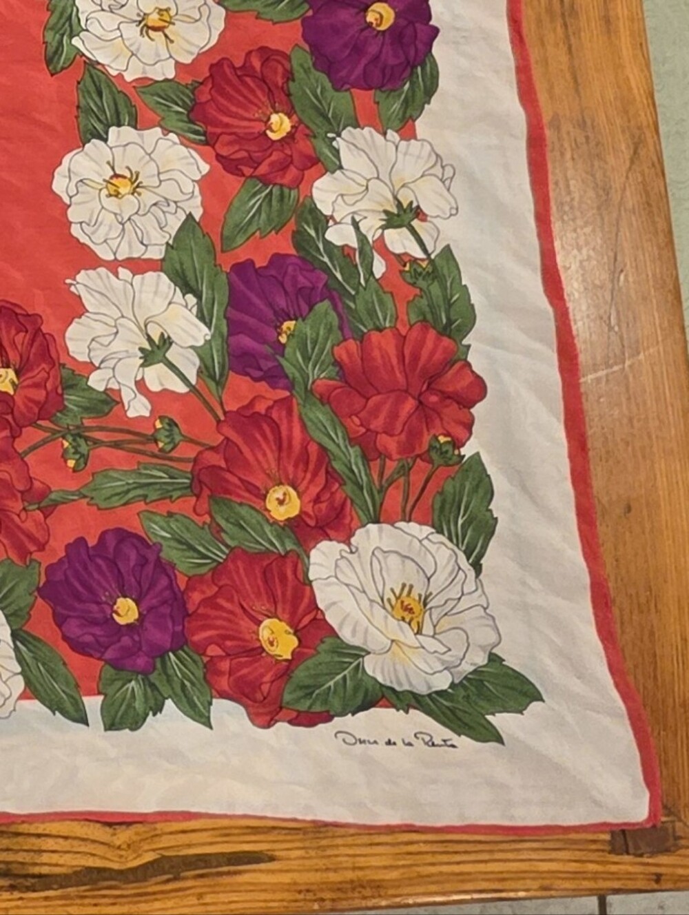 Vintage Oscar de la Renta 100% Silk Floral Scarf 30 x 30 - Picture 2 of 9